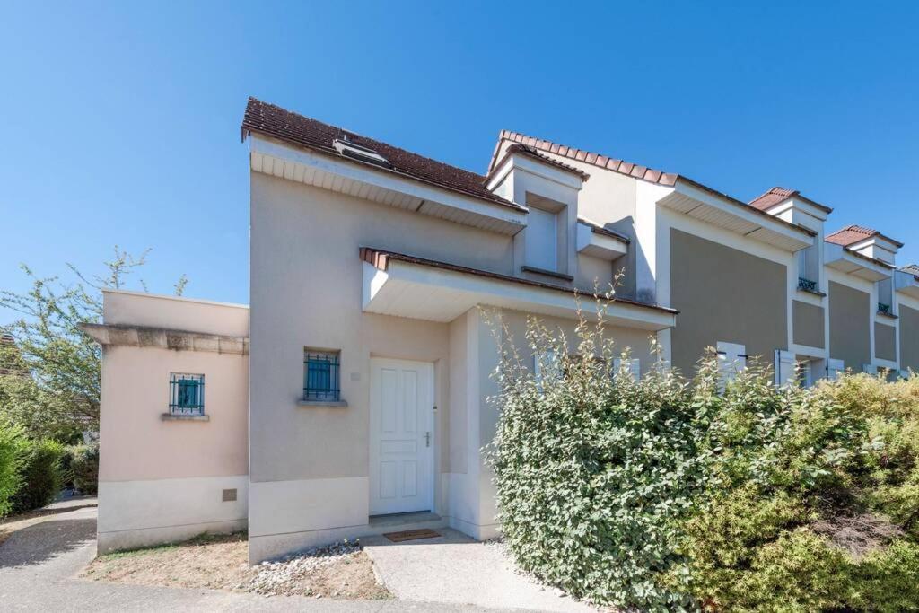 Guest House III Magny-le-Hongre Exterior foto